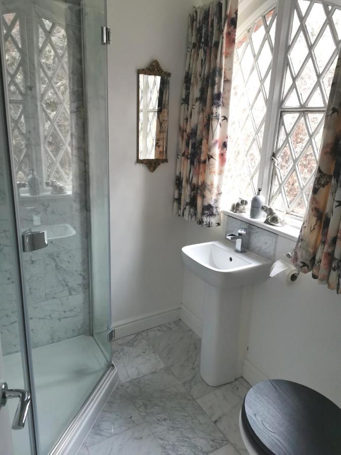 The Coach House Apartment At Cefn Tilla Court, Usk Luaran gambar
