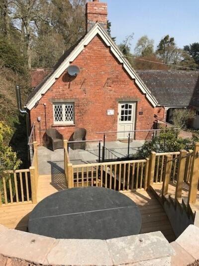 The Coach House Apartment At Cefn Tilla Court, Usk Luaran gambar