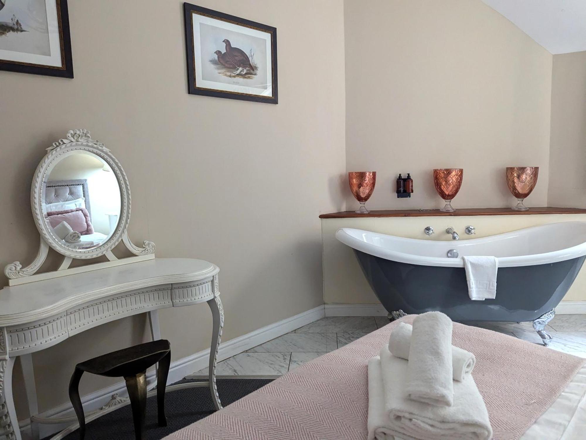 The Coach House Apartment At Cefn Tilla Court, Usk Luaran gambar